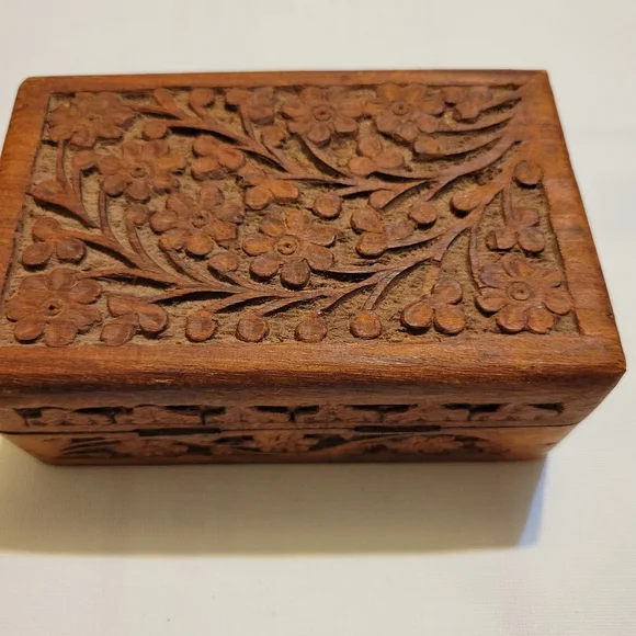 VINTAGE WOOD TREASURE STASH TRINKET JEWELRY BOX - Picture 3 of 5
